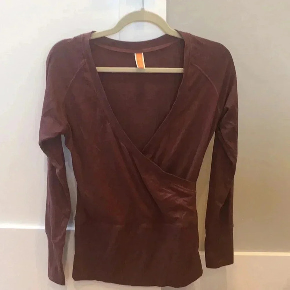 Lucy wrap top - Small - Picture 1 of 3